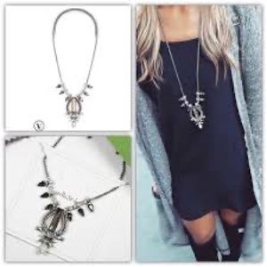 Stella & Dot Eclipse statement necklace